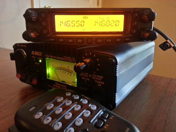 A typical ham radio, the Yaesu FT-8900R.
